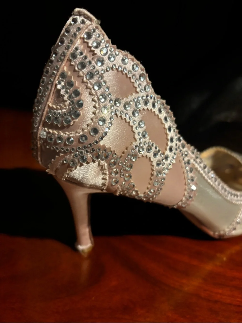 XYD Women's Pumps, Elegant Pointed Toe, D'Orsay Kitten Low Heels, Rhinestone